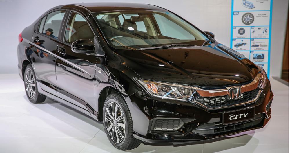 Ảnh chụp xe Honda City màu đen từ phía trước