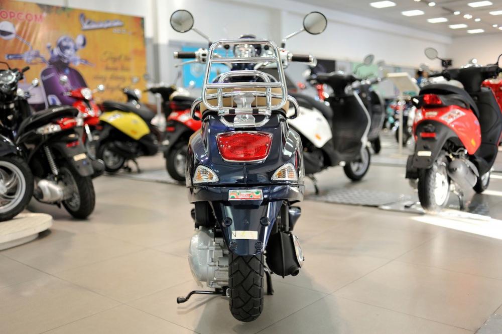 Đuôi xe Vespa LXV