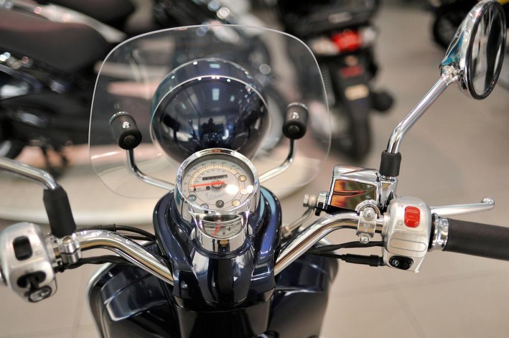 Mặt đồng hồ Vespa LXV