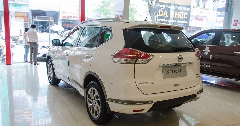 phần đuôi xe của Nissan X-Trail 2018