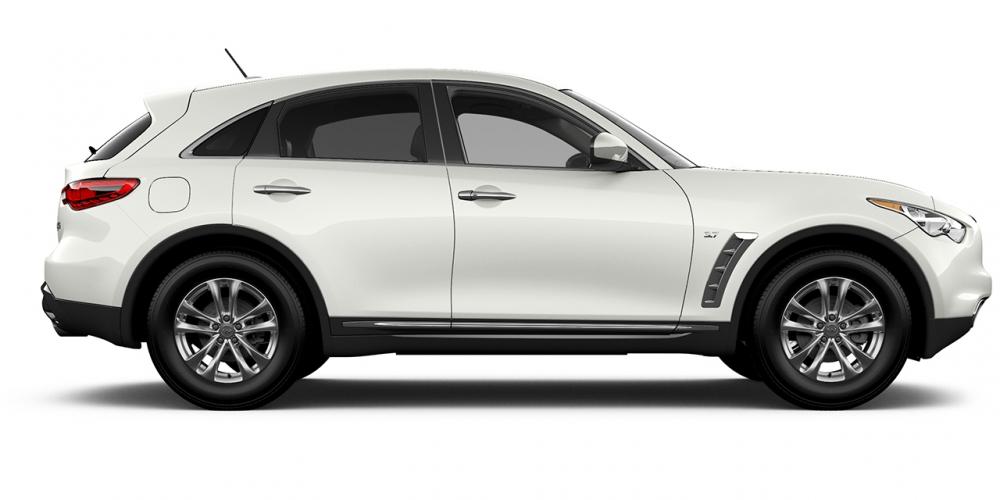 Mẫu Infiniti QX70 màu trắng majetic