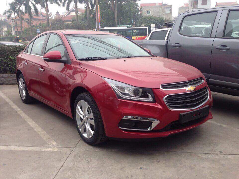 Chevrolet Cruze 2018 màu đỏ