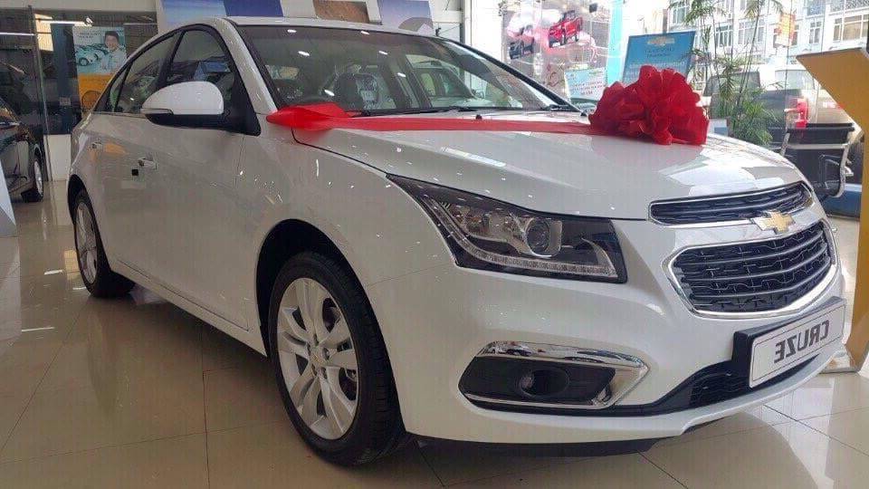 Chevrolet Cruze 2018 màu trắng