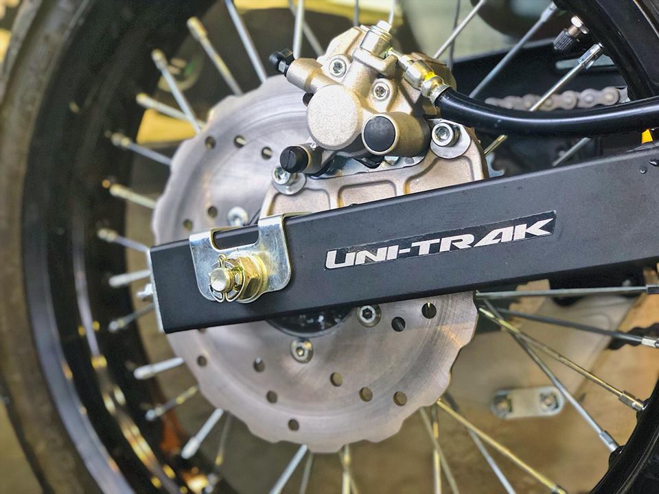 Dàn chân sau Kawasaki D-Tracker 150 2018 Dàn chân sau Kawasaki D-Tracker 150 2018