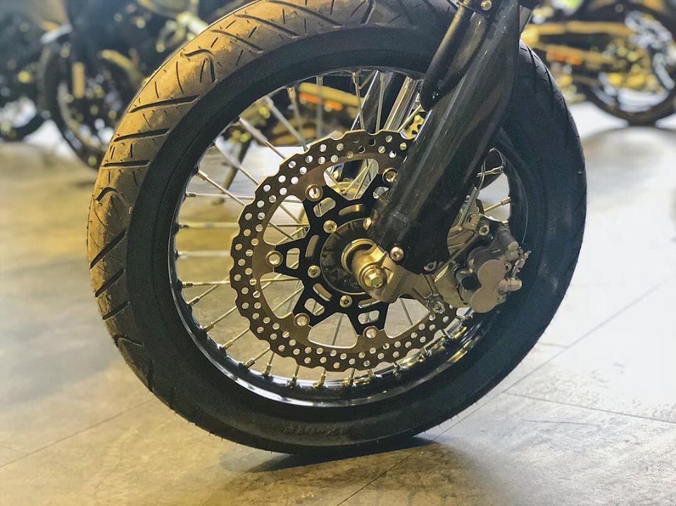 Dàn chân trước Kawasaki D-Tracker 150 2018 Dàn chân trước Kawasaki D-Tracker 150 2018