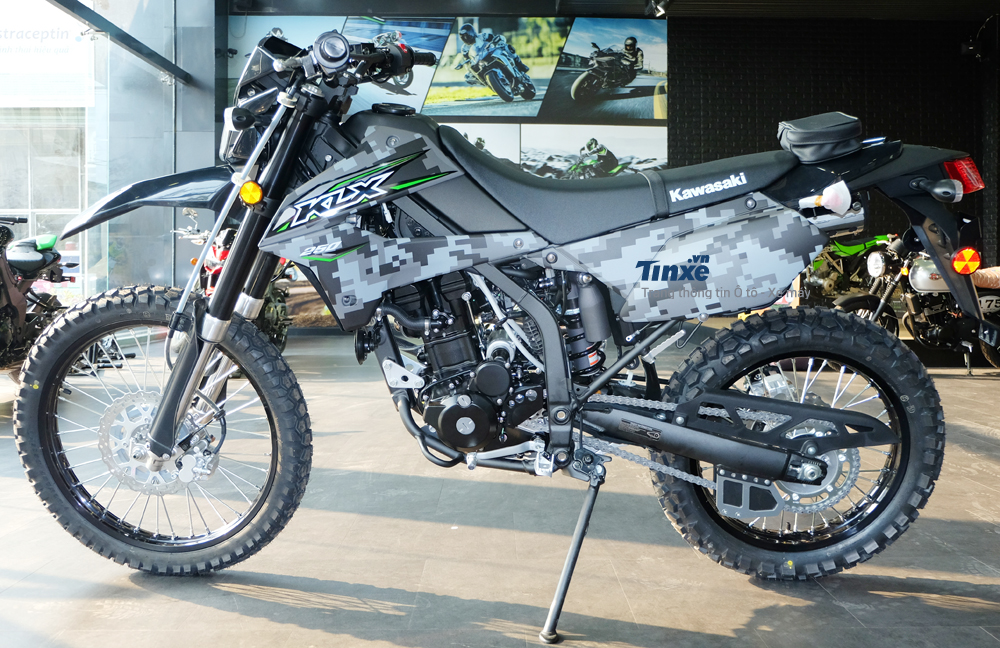 Kawasaki KLX 250 2018 có yên xe khá cao