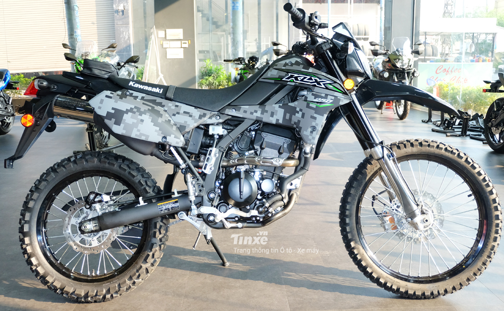 Kawasaki KLX 250 2018 mang thiết kế xe địa hình bụi bặm