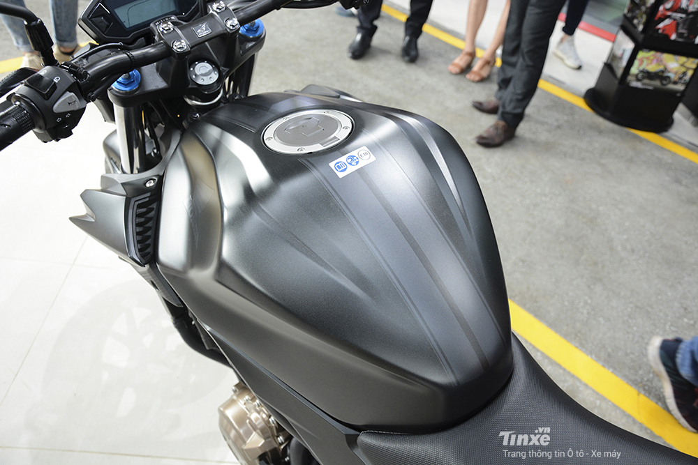 Trang bị bình xăng Honda CB500F