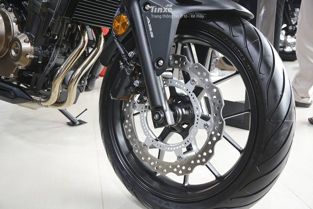 Trang bị Hệ thống treo trước của Honda CB500F 2018