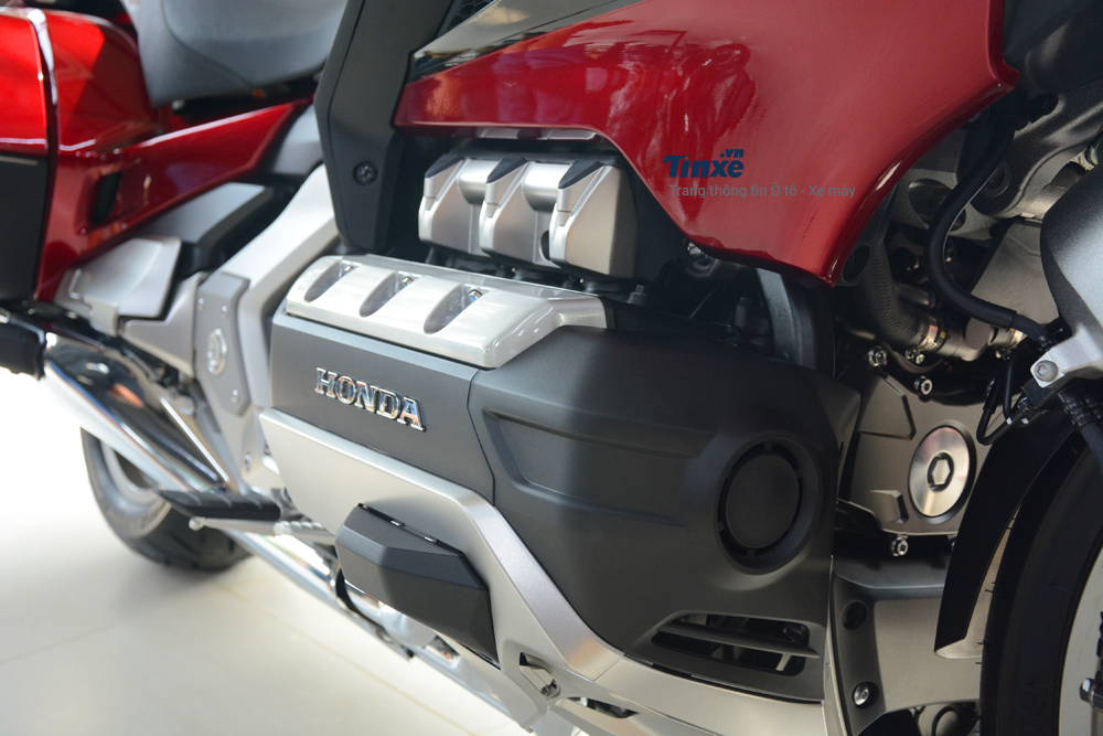 Trang bị động cơ xe Honda Gold Wing