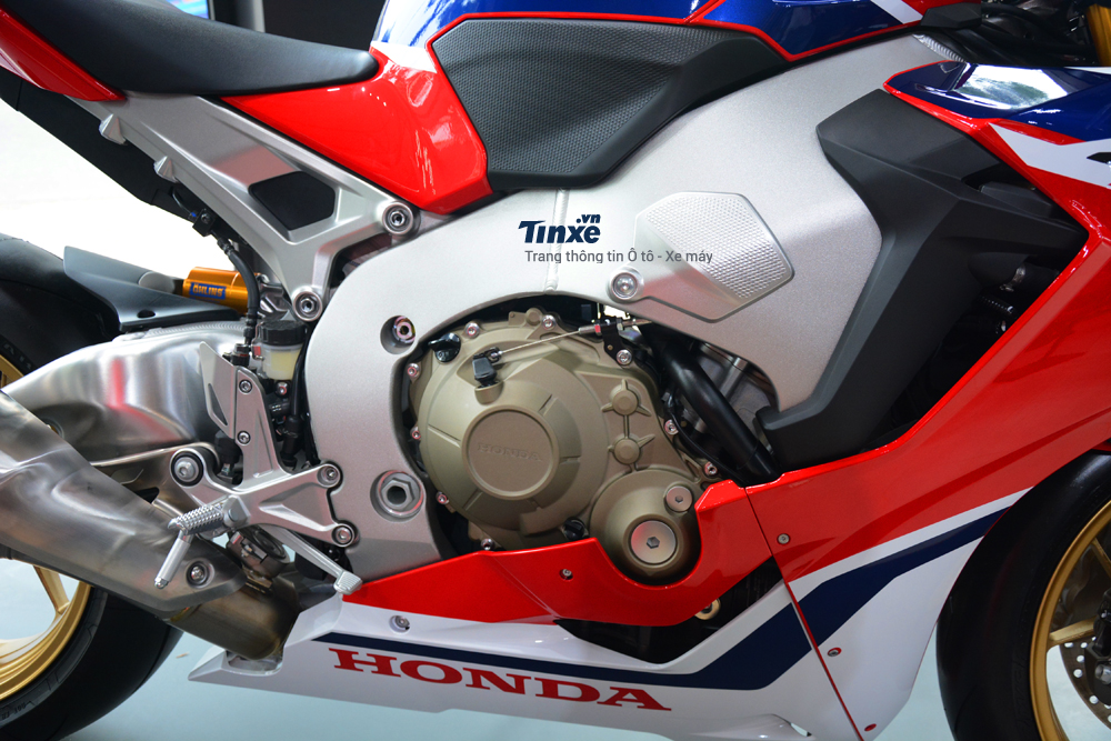 Trang bị động cơ của Honda CBR1000RR FireBlade SP 2018