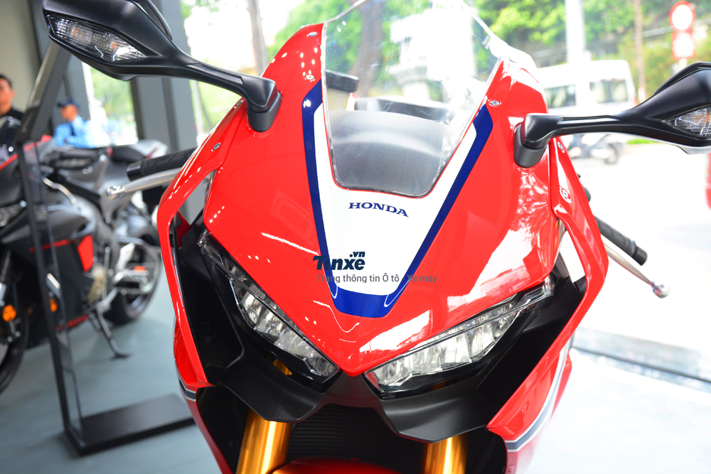 Trang bị Đèn pha Honda CR1000RR FireBlade SP 2018