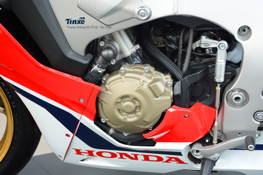 Các chi tiết động cơ của Honda CBR1000RR FireBlade SP 2018