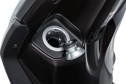 Vị trí nắp bình xăng của Yamaha Grande