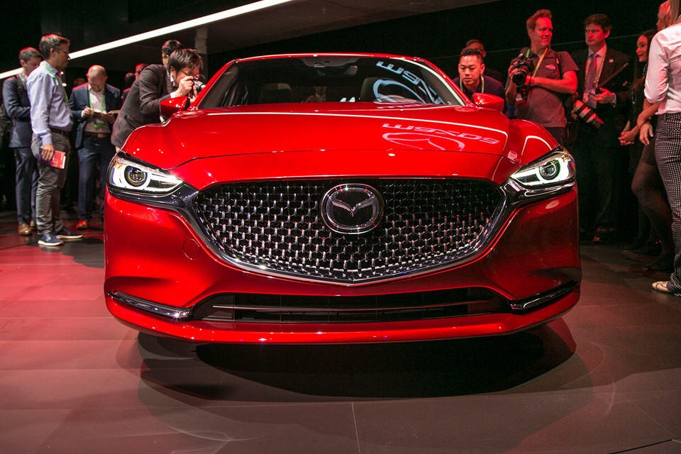 Đầu xe của Mazda6