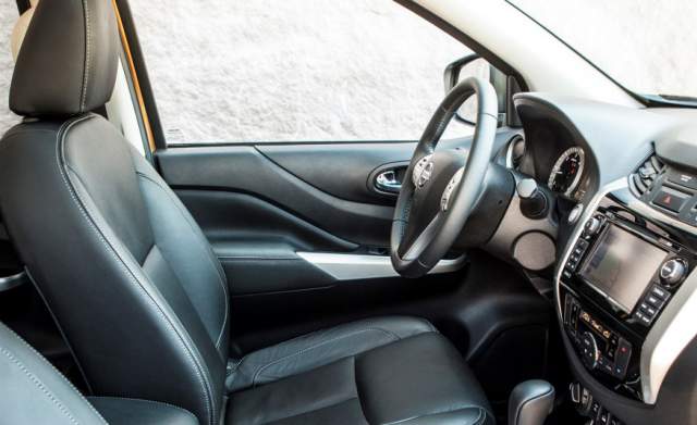 Thiết kế nội thất Nissan Navara