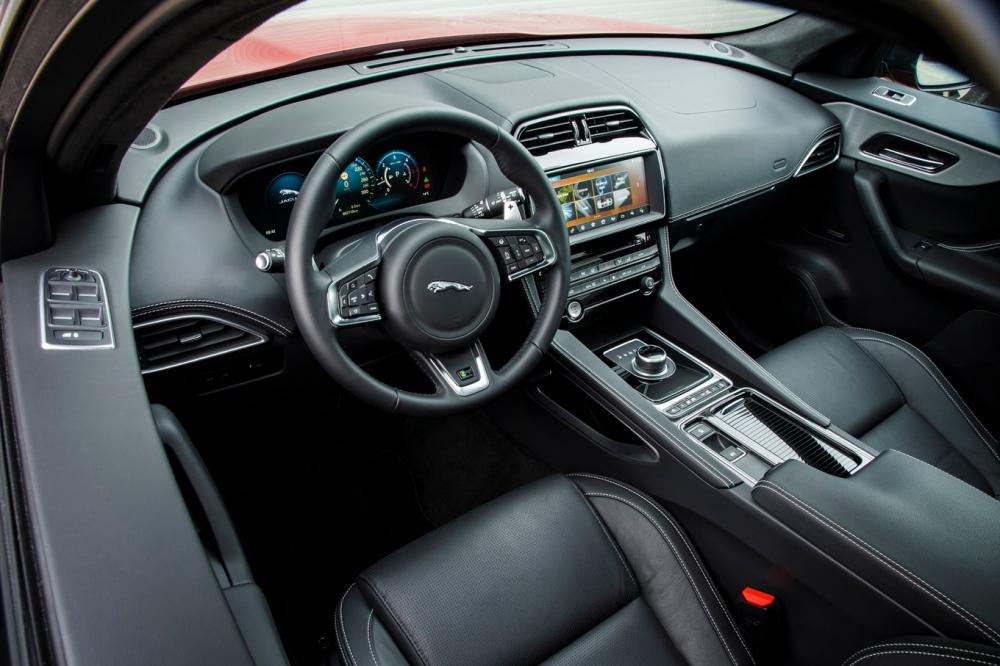 Thiết kế nội thất Jaguar F-Pace
