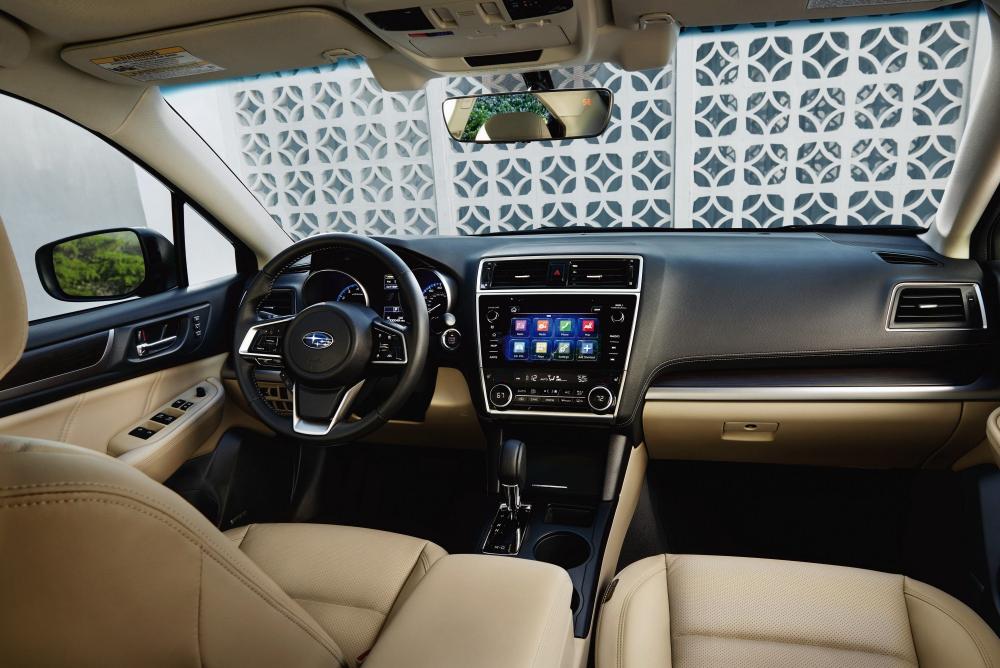 Nội thất Subaru Legacy