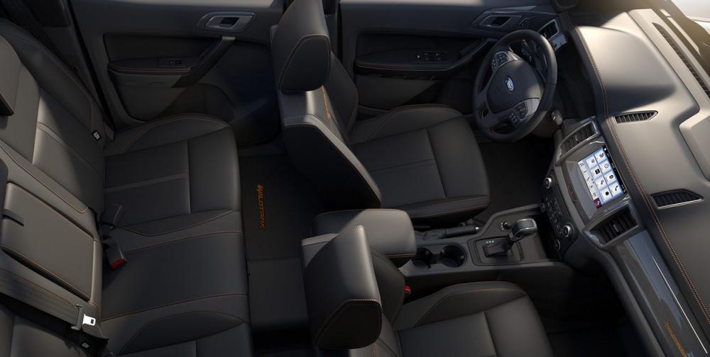 Nội thất của Ford Ranger mới c&oacute; t&ocirc;ng m&agrave;u chủ đạo l&agrave; m&agrave;u đen