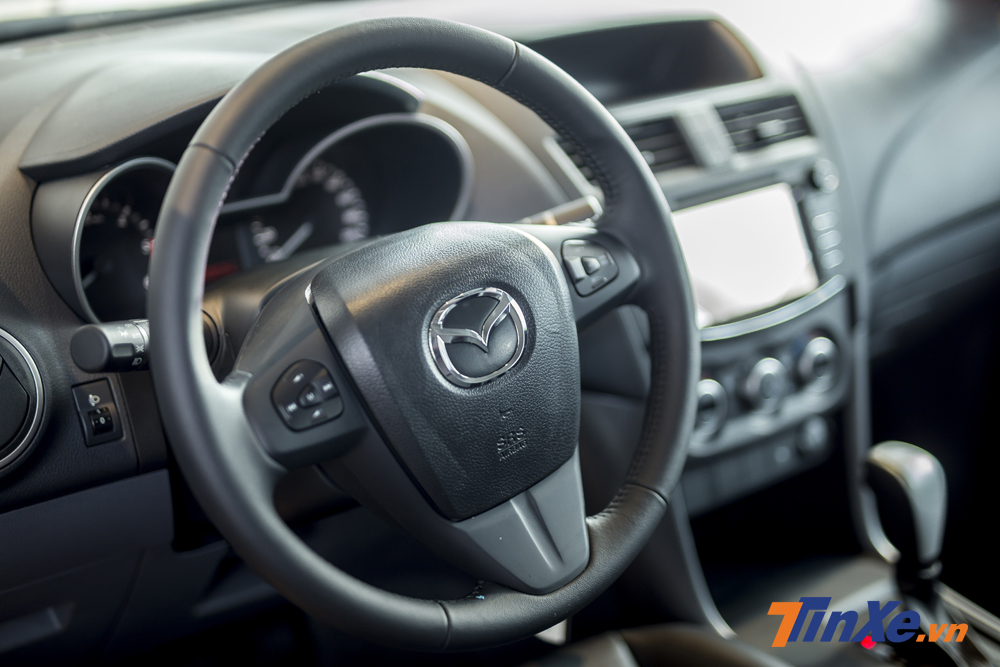 Nội thất Mazda BT-50 2018