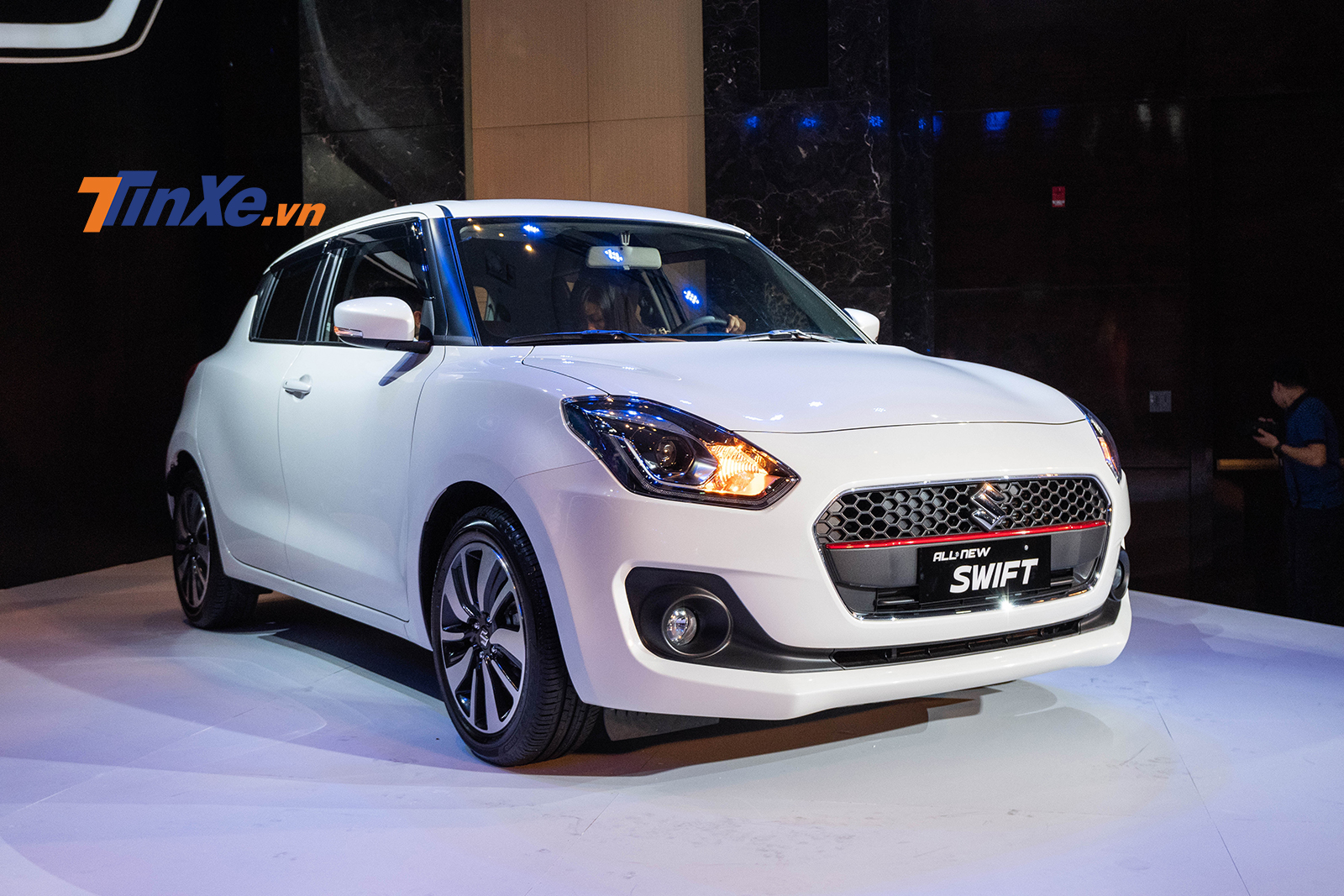 Cập nhật giá xe Suzuki Swift 2018 mới nhất hôm nay
