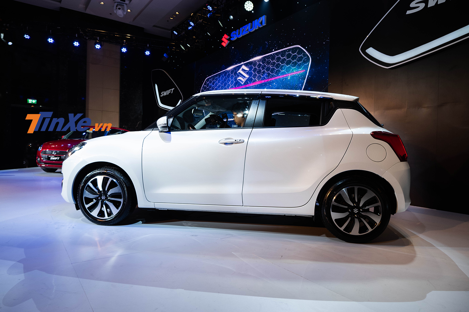 Cập nhật giá xe Suzuki Swift 2018 mới nhất hôm nay