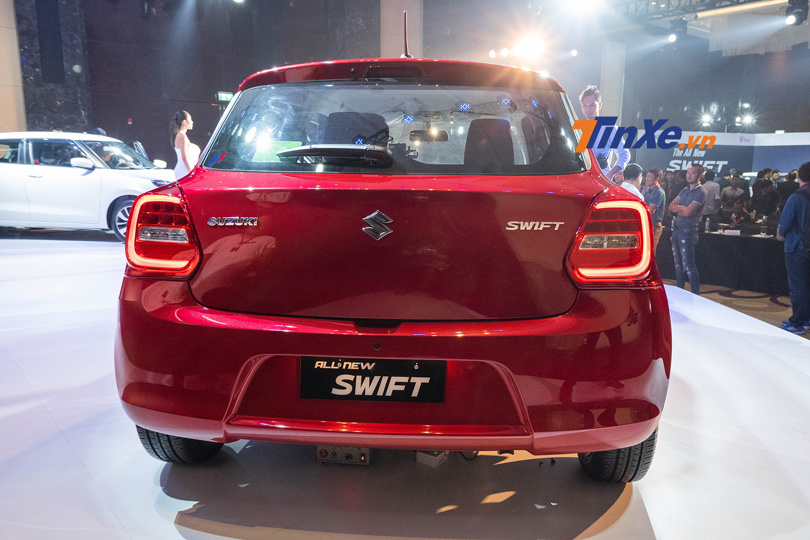 Cập nhật giá xe Suzuki Swift 2018 mới nhất hôm nay