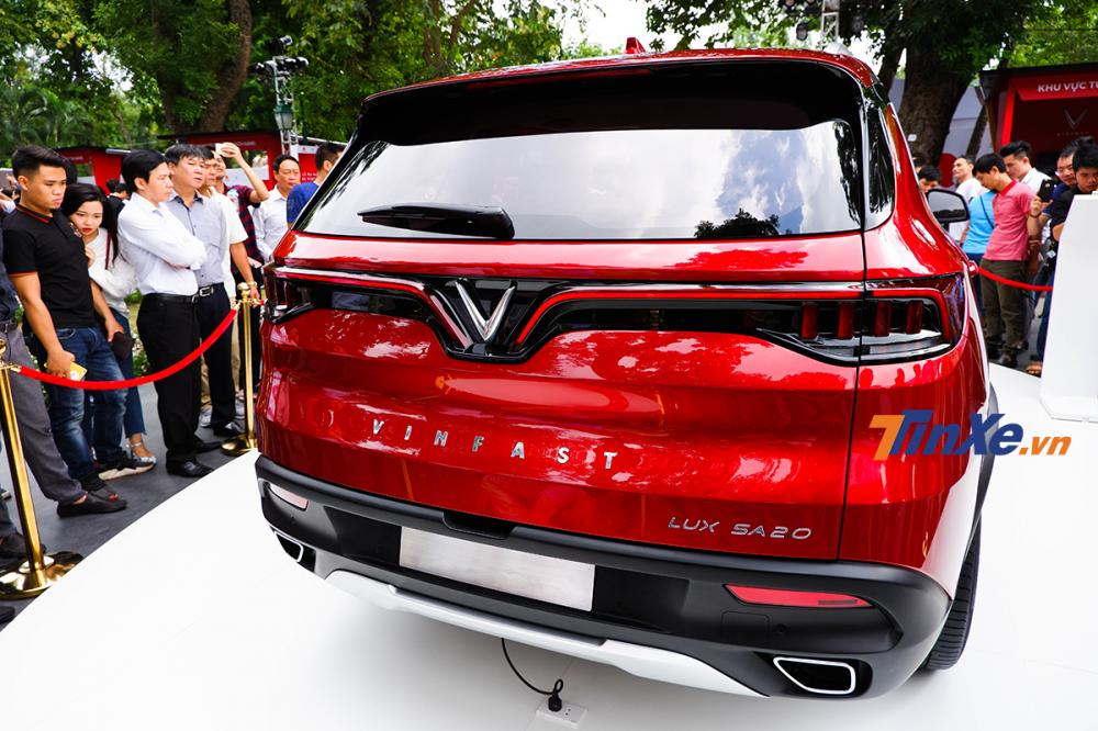 Đuôi xe VinFast LUX SA2.0