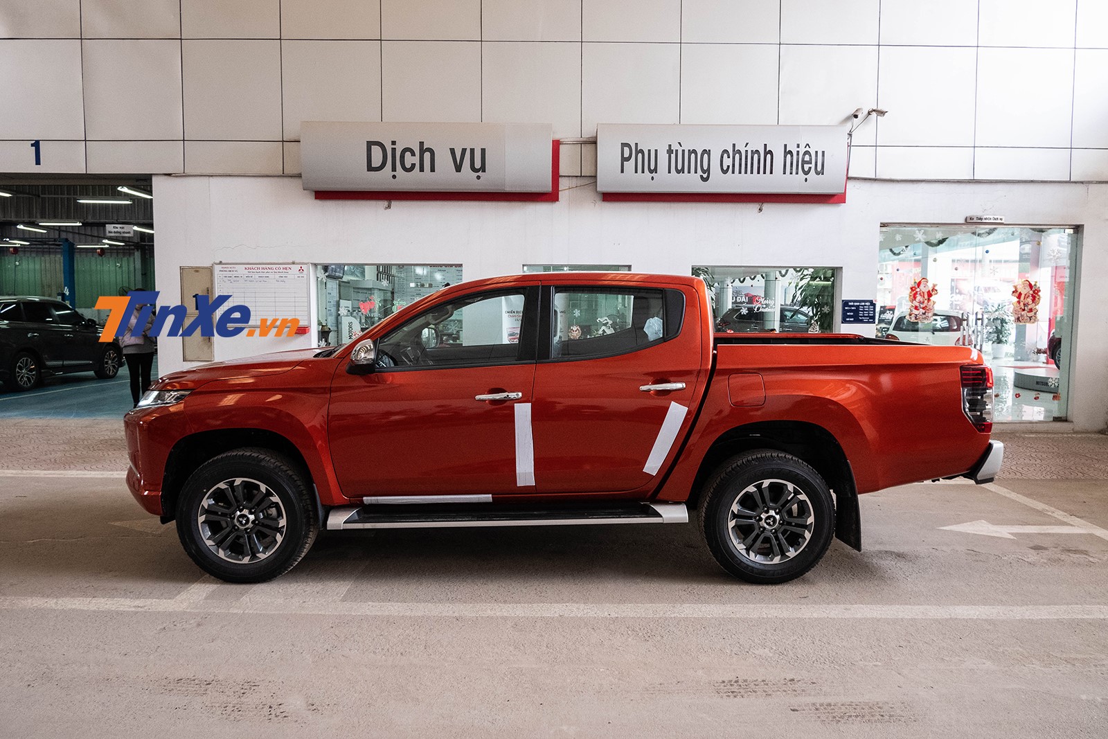 Thân xe có những đường gân cơ bắp