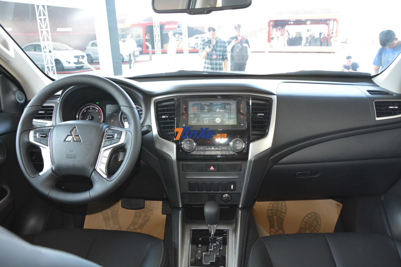 Tổng thể nội thất của Mitsubishi Triton 2019