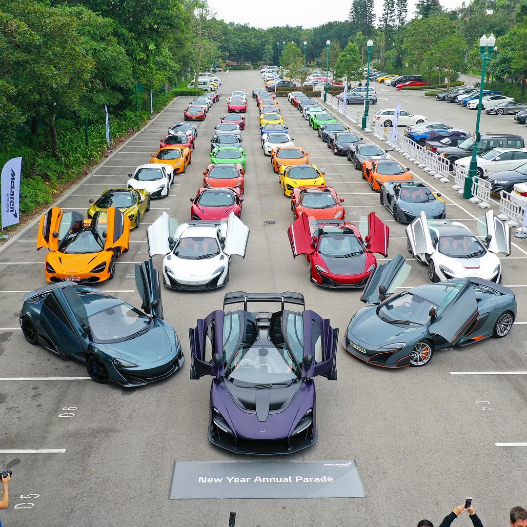 Ước tính có không dưới 100 chiếc siêu xe McLaren tham dự vào sự kiện chào đón chiếc McLaren Senna thứ 2 xuất hiện ở Hương Cảng
