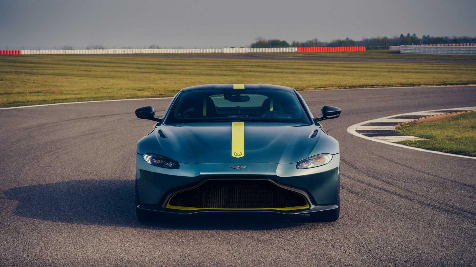 Kh&aacute;ch h&agrave;ng Việt đ&atilde; c&oacute; thể đặt h&agrave;ng si&ecirc;u xe h&agrave;ng hiếm Aston Martin Vantage AMR