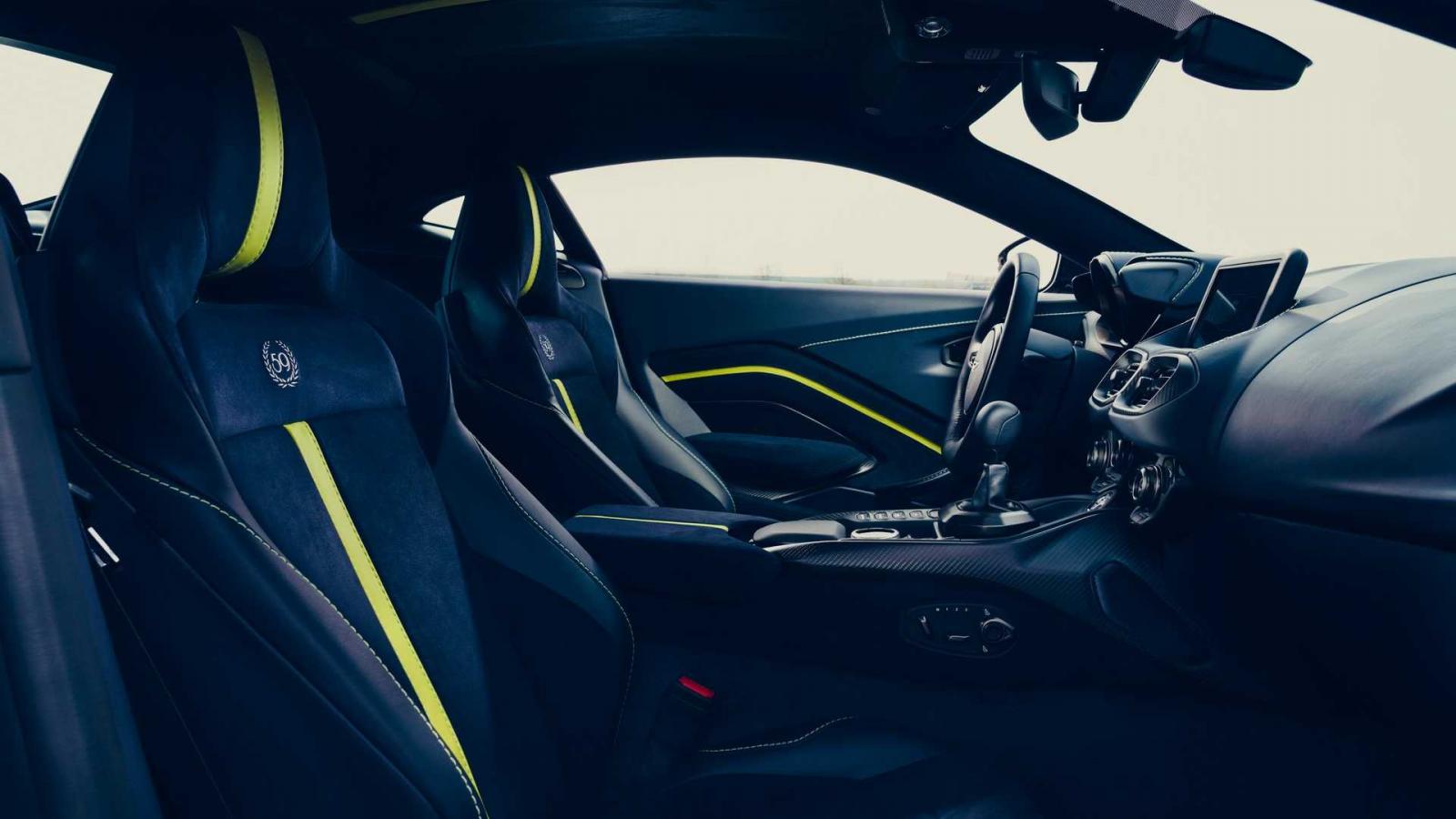 Aston Martin Vantage AMR 2019 được trang bị hộp số s&agrave;n 7 cấp