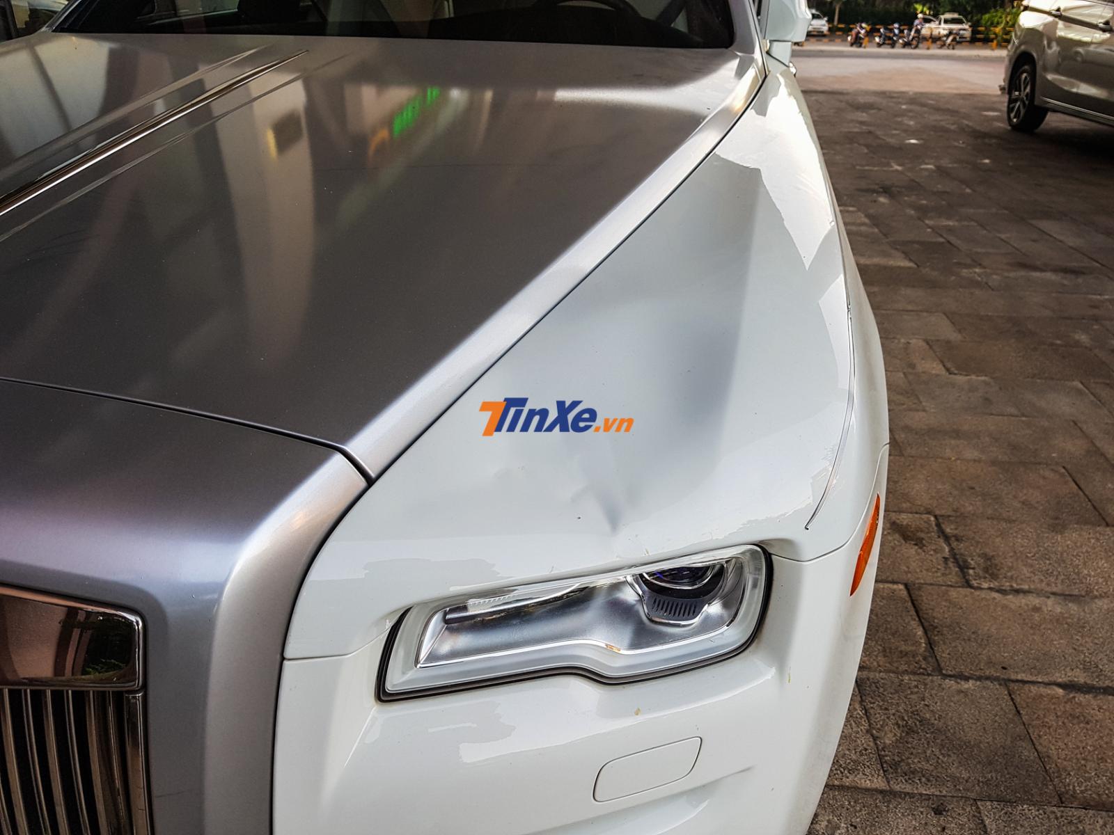 Cận cảnh vết móp của chiếc xe siêu sang Rolls-Royce Ghost xuất hiện tại tỉnh Quảng Nam