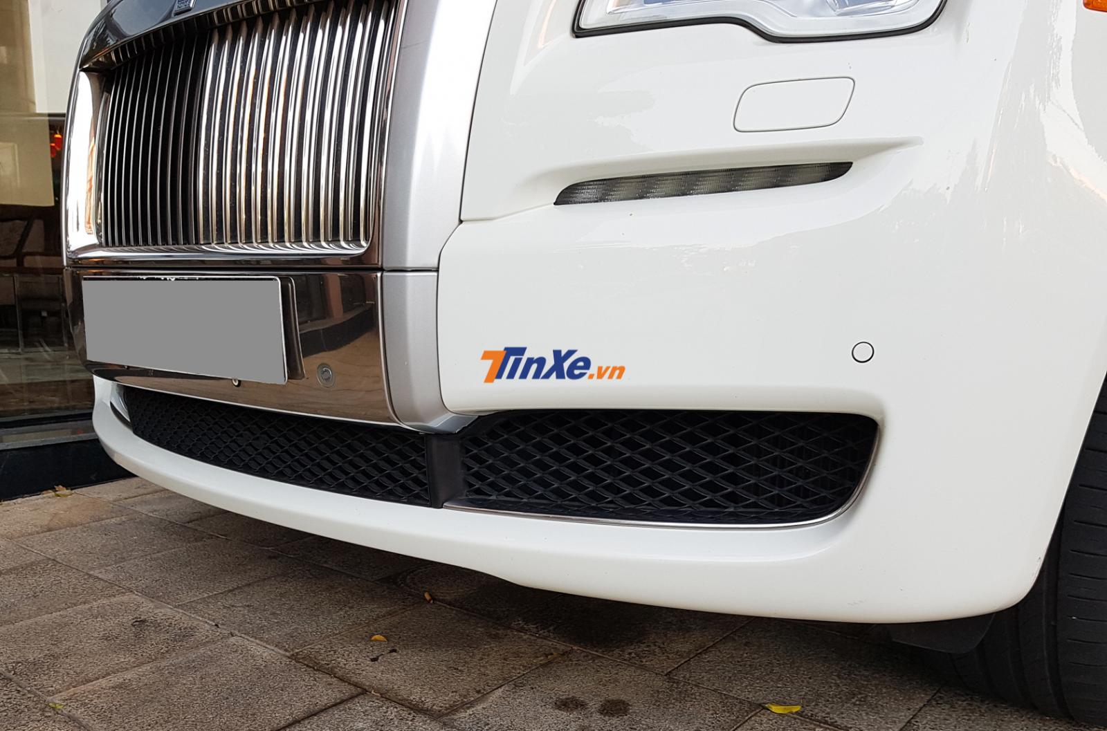 Hốc gió trước của Rolls-Royce Ghost Series II chỉnh sửa nhẹ thiết kế
