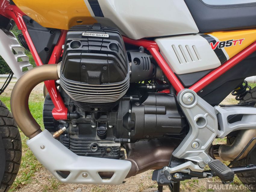 Động cơ V-Twin xoay ngang c&oacute; dung t&iacute;ch 853cc