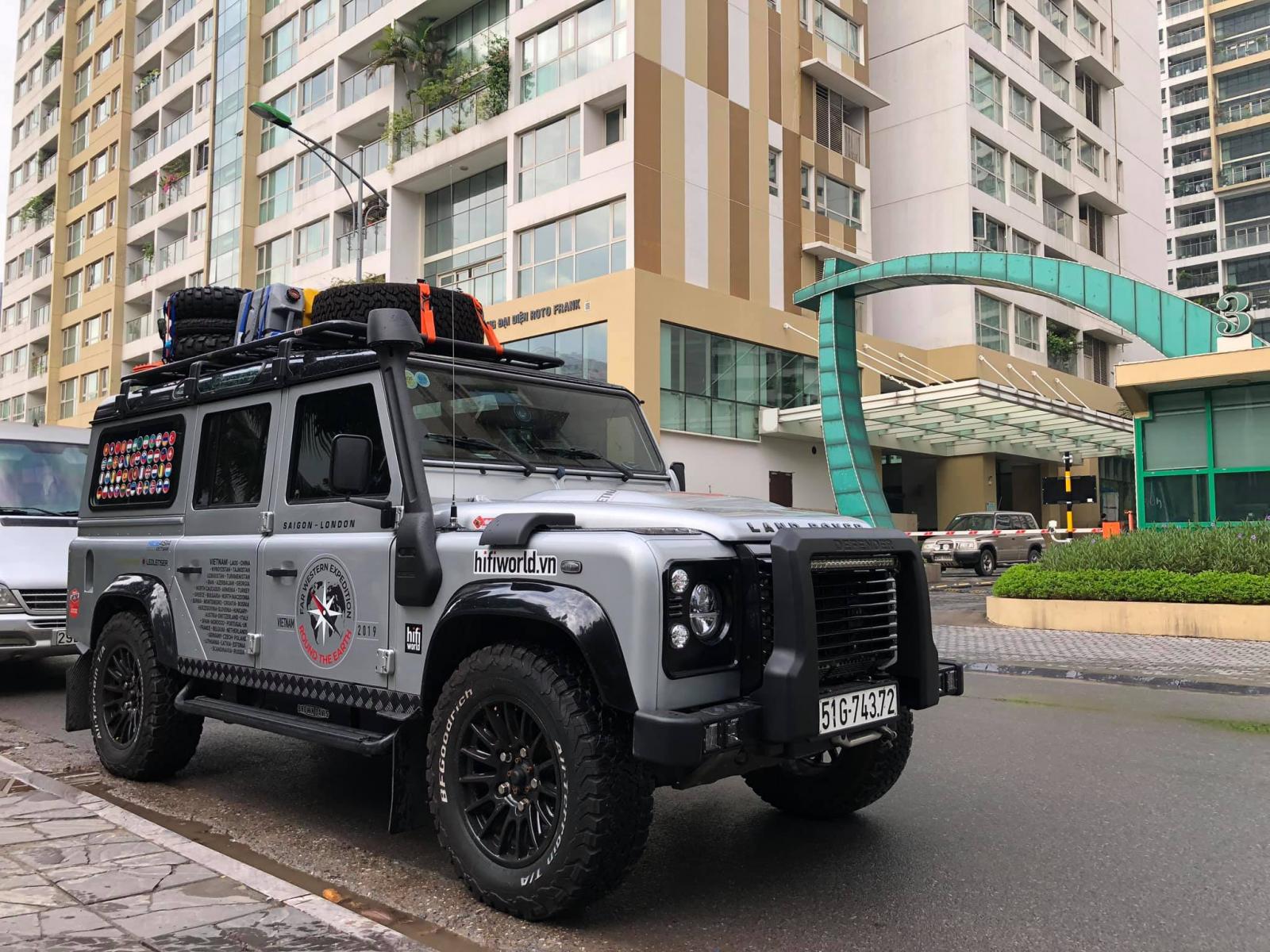 Chiếc xe Land Rover sẽ l&agrave; chiếc &ocirc; t&ocirc; duy nhất hỗ trợ cho đo&agrave;n xe m&ocirc; t&ocirc; trong chuyến đi d&agrave;i
