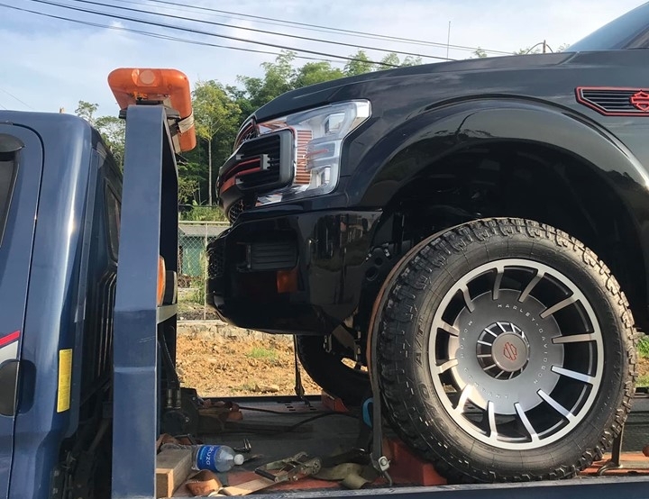 Phần đầu xe đầy hầm hố của Ford F-150 Harley-Davidson 2019