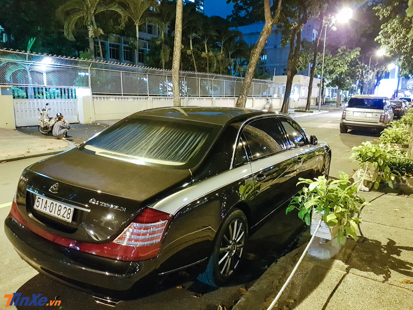 Chiếc xe siêu sang Maybach 62S Zeppelin này lúc mới về nước có giá 2 triệu đô la