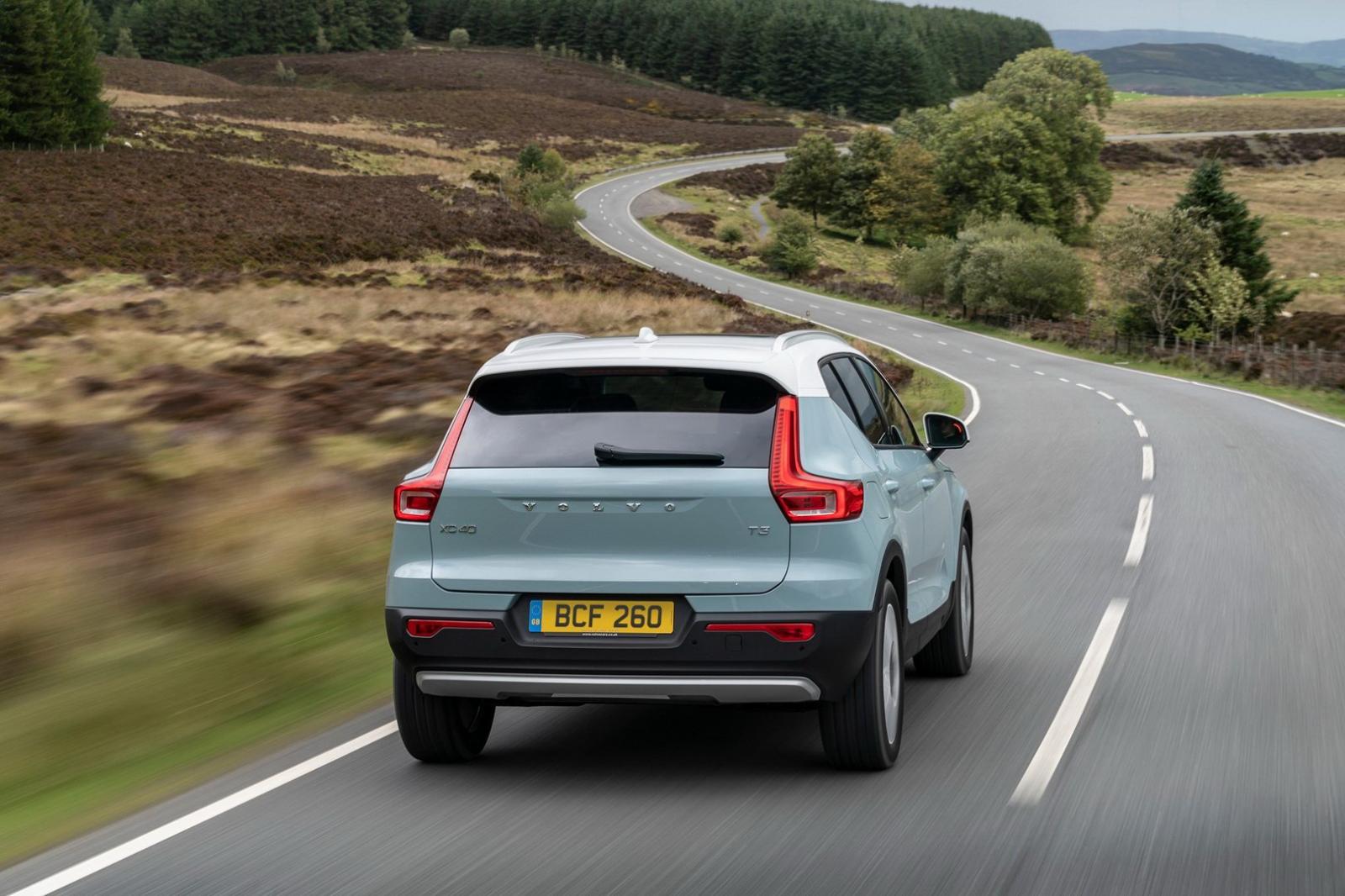 Volvo XC40 2020 còn có thêm phiên bản T4 FWD mới