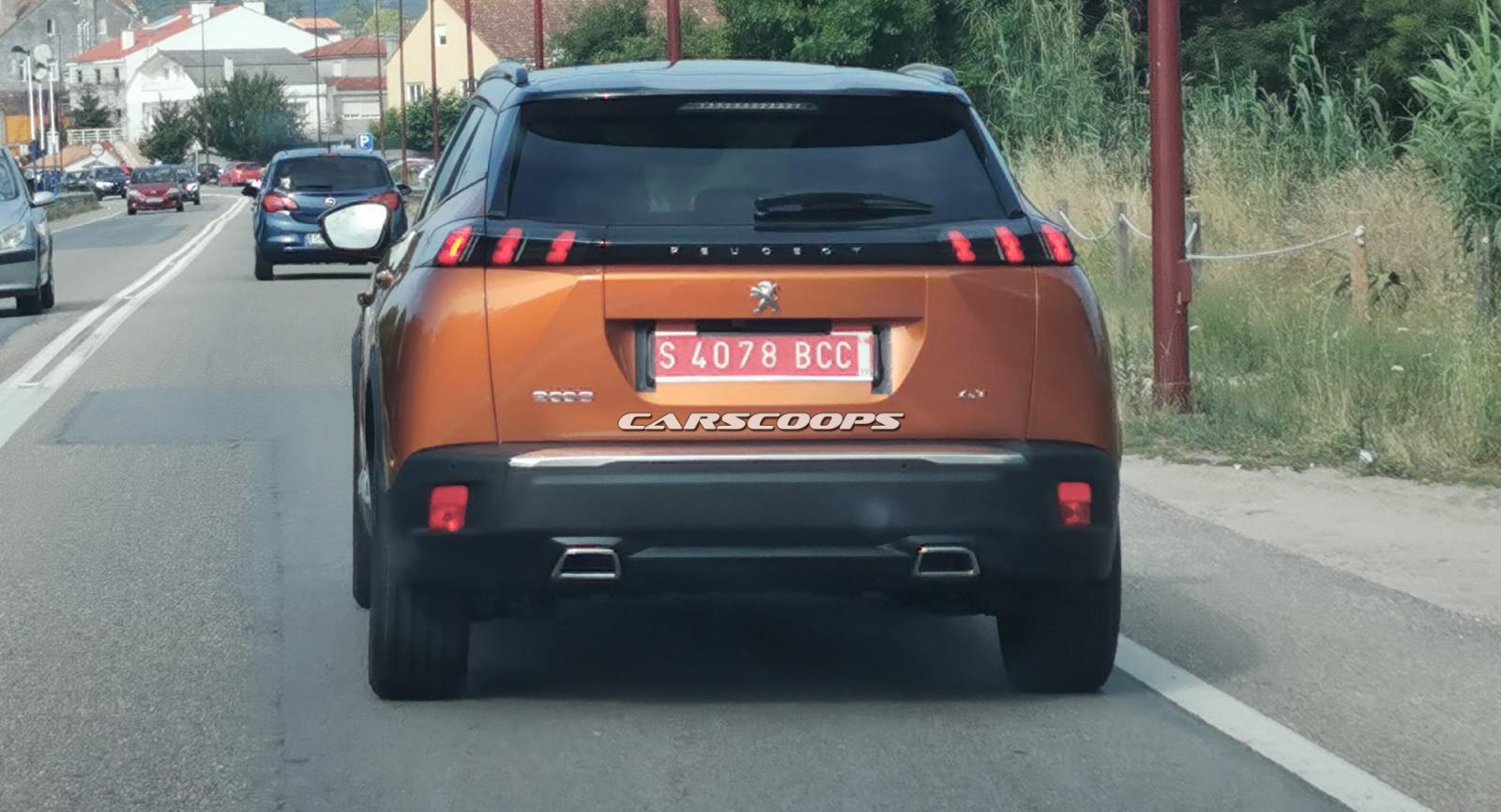 Peugeot 3008 2020 chạy trên đường thử mà không hề được ngụy trang