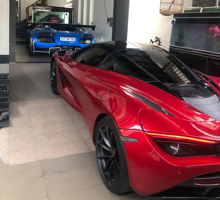McLaren 720S đỏ Memphis s&aacute;nh đ&ocirc;i c&ugrave;ng Lamborghini Aventador Limited Edition 50 độ Liberty Walk chỉ c&oacute; 50 chiếc tr&ecirc;n thế giới hiện thuộc sở hữu của doanh nh&acirc;n Vũng T&agrave;u