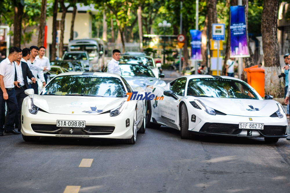 Bộ đ&ocirc;i Ferrari 458 Italia v&agrave; Ferrari 458 Speciale của Chủ tịch Trung Nguy&ecirc;n