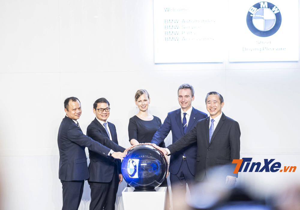 Ông Trần Bá Dương cho biết đến cuối năm 2020, Việt Nam sẽ có 15 tổ hợp showroom BMW, BMW Motorrad và MINI trên khắp các thành phố lớn.