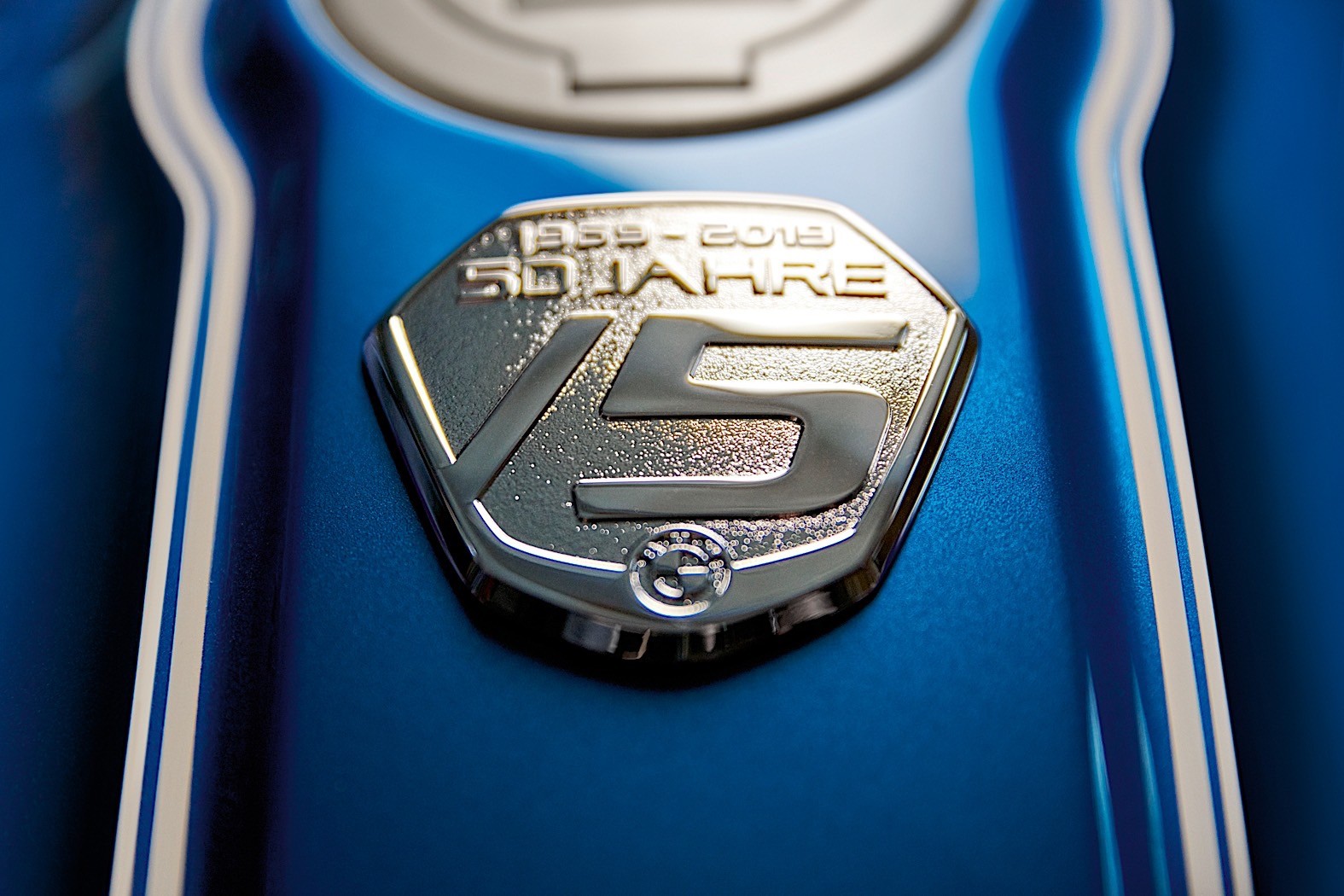 Biểu tượng đặc biệt trên bình xăng xe Biểu tượng đặc biệt trên bình xăng xe