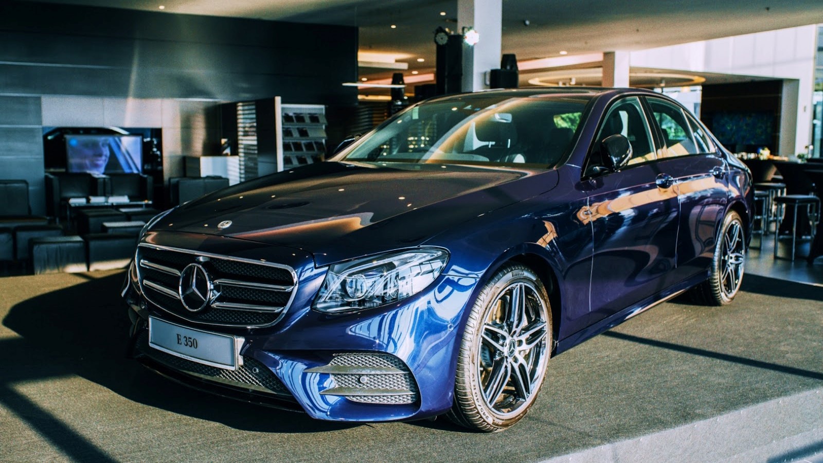 Mercedes-Benz E350 AMG sắp ra mắt có giá dự kiện là 2,89 tỷ đồng