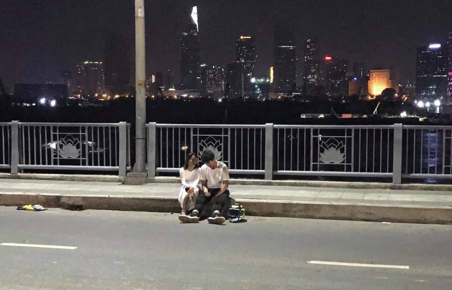 Nam thanh ni&ecirc;n hoảng loạn sau khi g&acirc;y tai nạn