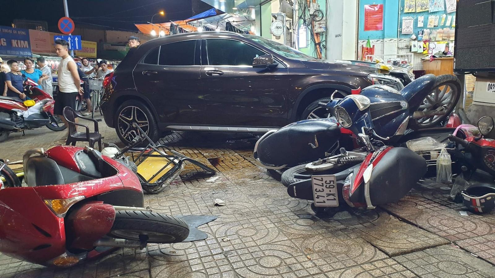 Hiện trường vụ tai nạn liên hoàn