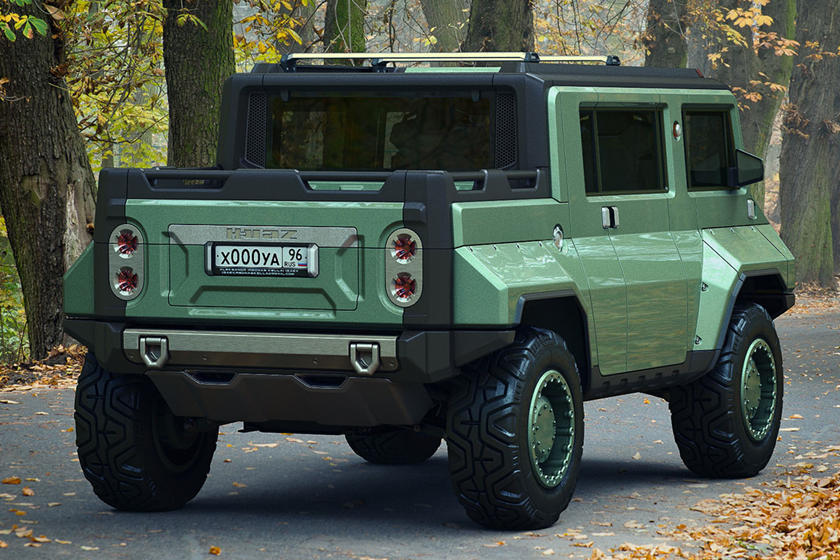 H-UAZ c&oacute; thể vận h&agrave;nh ở dạng b&aacute;n tải với một th&ugrave;ng xe ngắn ph&iacute;a sau
