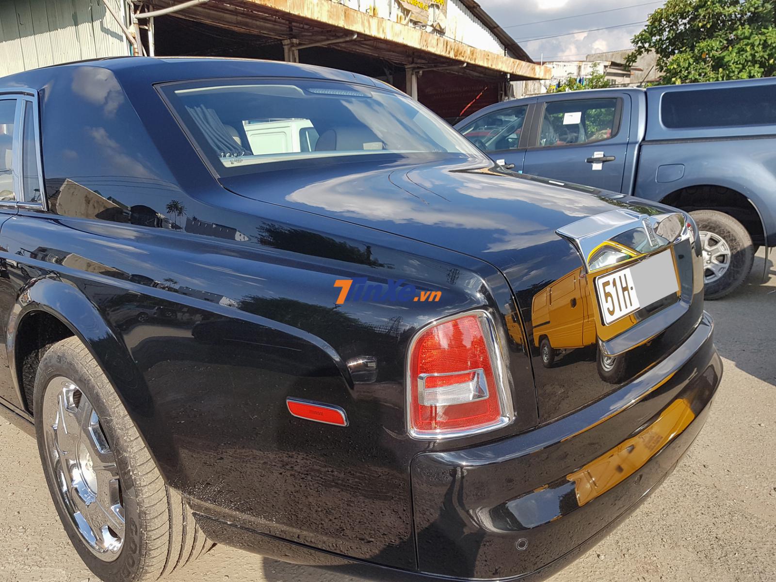 Những chiếc Rolls-Royce Phantom VII thuộc thế hệ đầu ti&ecirc;n được trang bị khối động cơ V12, dung t&iacute;ch 6.75 l&iacute;t